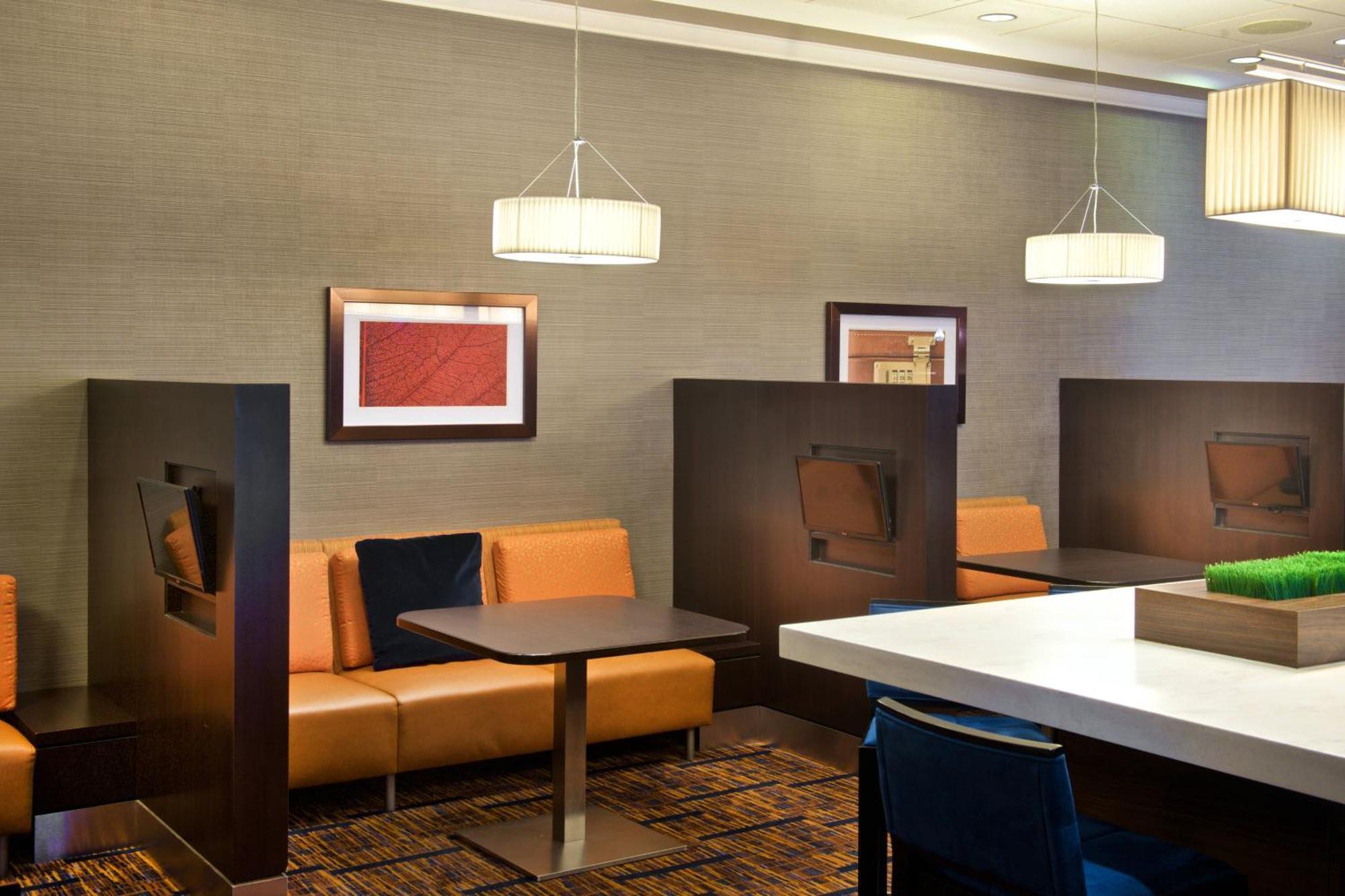 Courtyard By Marriott Boston Billerica Bedford Hotel Exterior photo