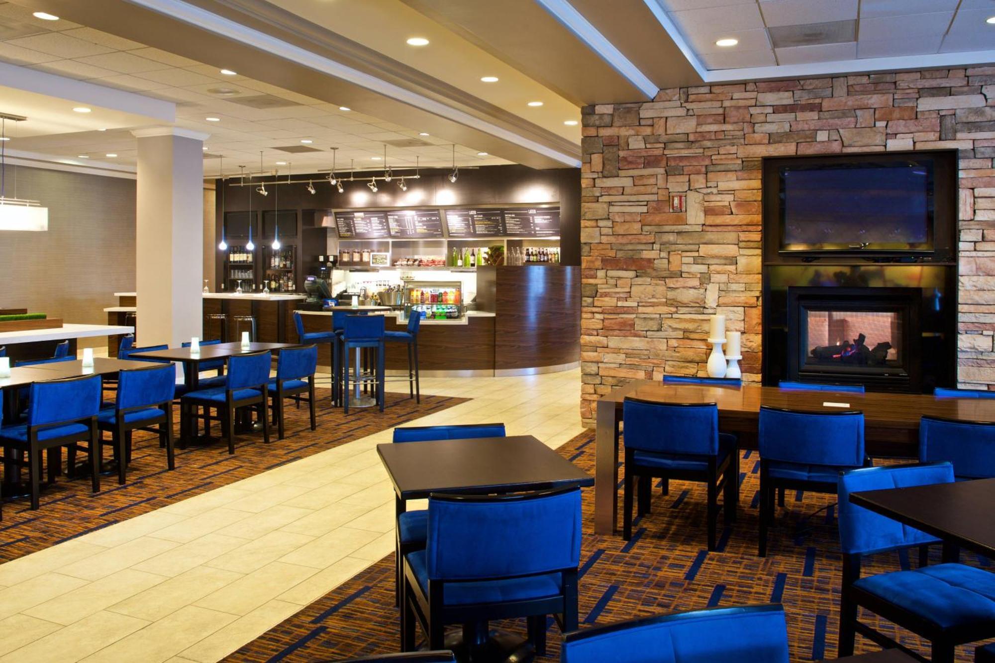 Courtyard By Marriott Boston Billerica Bedford Hotel Exterior photo